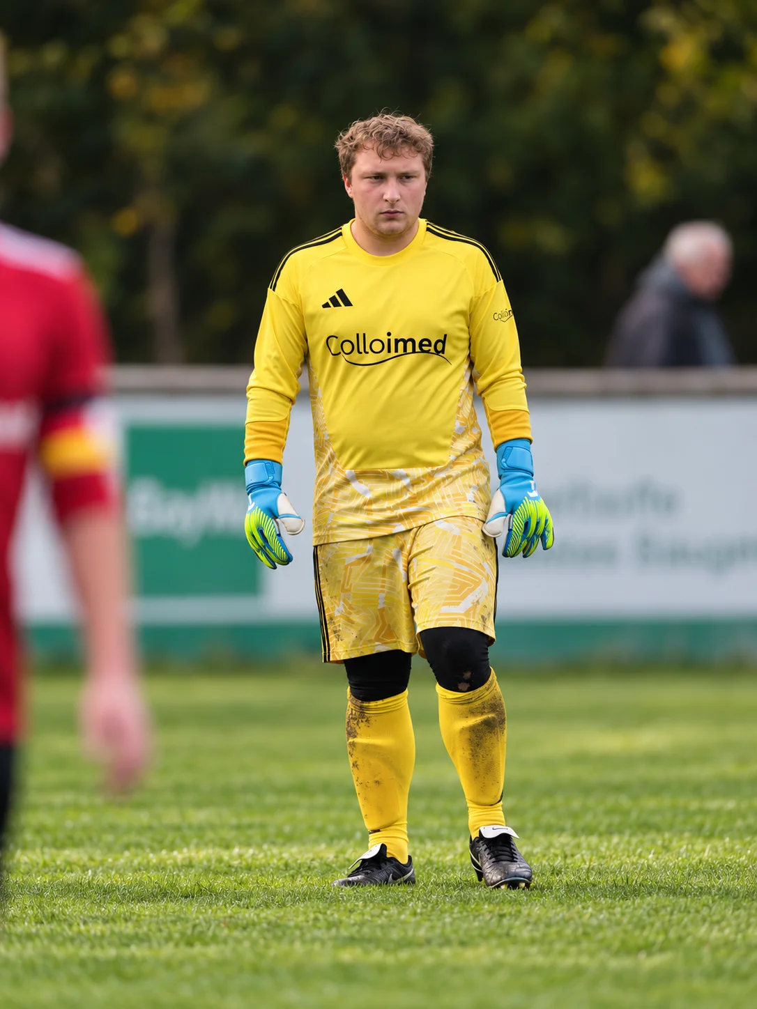 Torwart des TSV Presseck-Enchenreuth in einem gelben Colloimed-Trikot