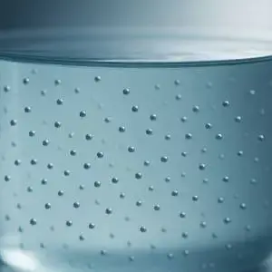 Wasser mit feinen Mangan-Partikeln als kolloidale Nanostruktur