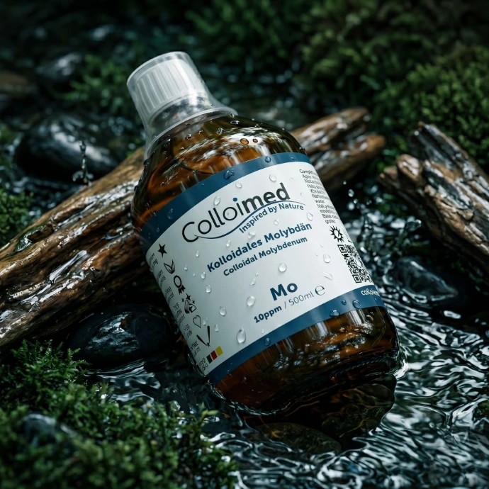 Kolloidales Molybdän von Colloimed ohne Zusätze in klarer Wasser- und Naturinszenierung