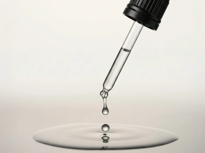 Pipette als Symbol für kolloidales Silizium ohne unnötige Zusätze von Colloimed