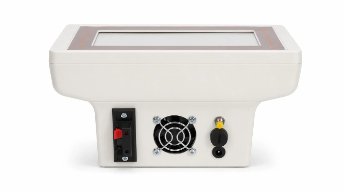 Rückseite des ColloidMaster CM1000P mit Anschlüssen und Lüfter