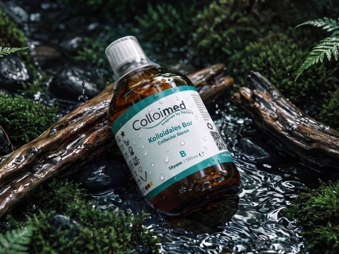 Kolloidales Bor von Colloimed ohne Zusätze in klarer Wasser- und Naturinszenierung