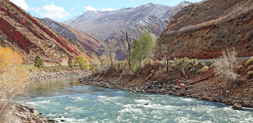 Von der Natur inspiriert: Ozeane, Flüsse und natürliche Filter als Modelle für Säure-Basen-Ausgleich und Wasserreinigung Die Natur als Lehrer: Ozeane mit basischem pH-Wert, Flüsse mit Verwirbelungen und natürliche Filter als Vorbilder für Gleichgewicht und Regeneration